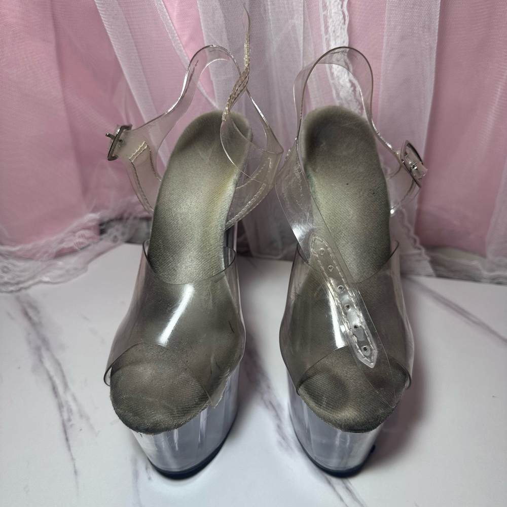 Well worn Pleasers - Picture 2 of 7